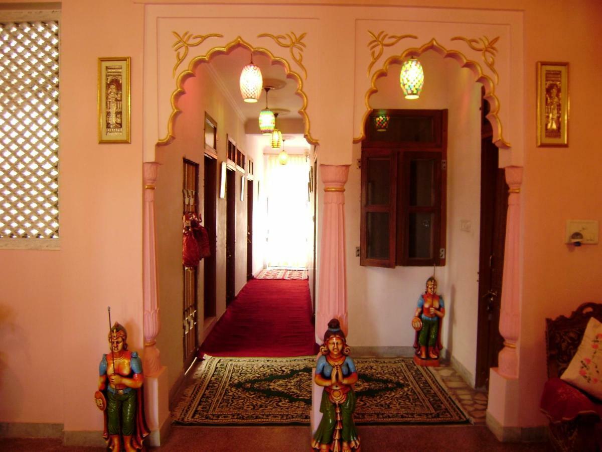 Rajputana Pensión Jaipur Exterior foto